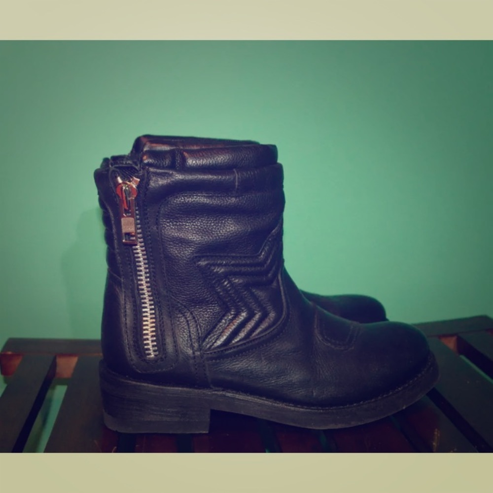 ASH women’s ankle boots black leather